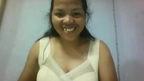 Snapshot of miarii chatting on 12/14/25, 03:28 miarii online show from 12/14/25, 03:28