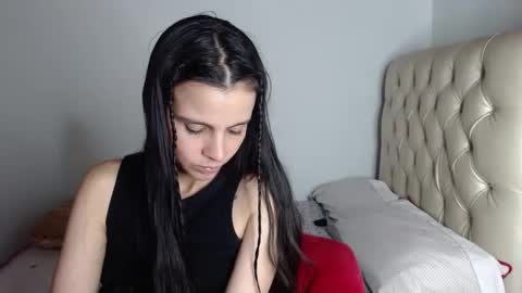 Snapshot of miarobinn_ chatting on 12/02/24, 02:53 miarobinn_ online show from 12/02/24, 02:53