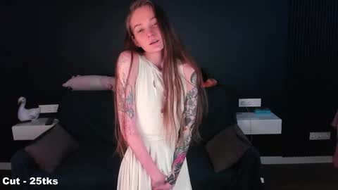 Snapshot of miasana chatting on 05/16/26, 02:38 Mia online show from 05/16/26, 02:38