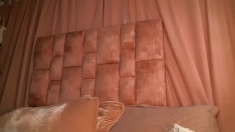 miasaandovaal 22 online show from 12/02/25, 08:15