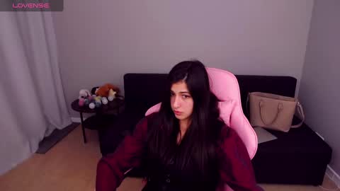 Snapshot of miasilk chatting on 03/03/25, 12:27 Miayna Silk online show from 03/03/25, 12:27