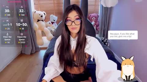 Snapshot of miasilk chatting on 10/23/25, 10:25 Miayna Silk online show from 10/23/25, 10:25