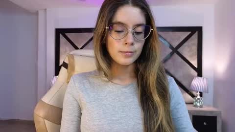 Mia online show from 03/25/26, 07:31