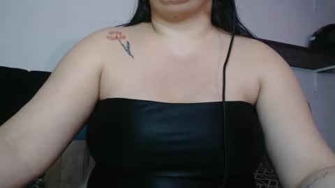 Snapshot of miasp chatting on 10/05/25, 02:10 MiaSP online show from 10/05/25, 02:10