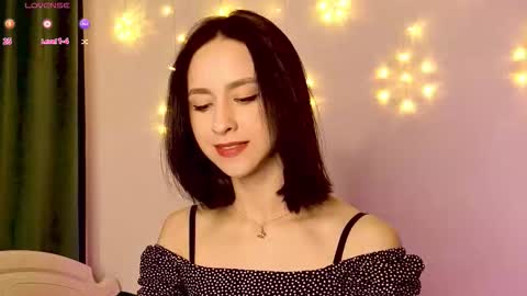 Mia online show from 12/19/25, 12:23