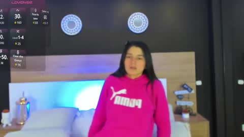 Mia online show from 11/30/25, 01:04