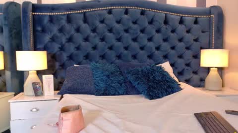 Mia online show from 02/06/26, 04:10