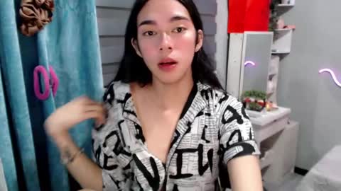 Mia online show from 05/31/26, 06:53