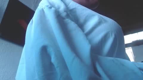 Snapshot of miavero chatting on 01/17/25, 04:47 Mia online show from 01/17/25, 04:47