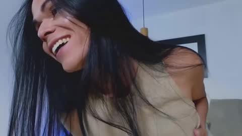 Snapshot of miavero chatting on 01/27/25, 03:18 Mia online show from 01/27/25, 03:18