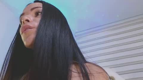 Snapshot of miavero chatting on 02/18/25, 10:36 Mia online show from 02/18/25, 10:36