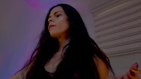 Snapshot of miavero chatting on 09/30/25, 03:17 Mia online show from 09/30/25, 03:17