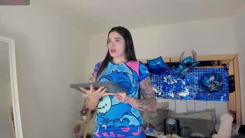 Mia Villalobos online show from 02/10/25, 04:14