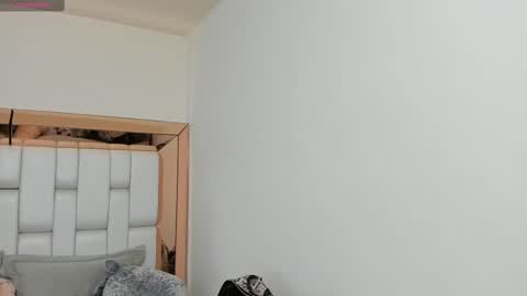 Mia Villalobos online show from 03/01/25, 12:45