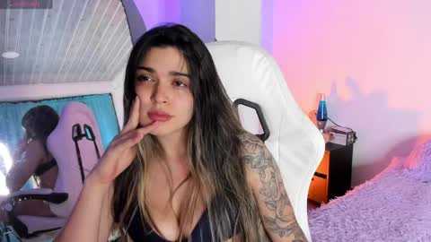 Mia Villalobos online show from 05/12/26, 02:19