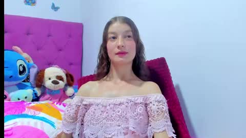 Snapshot of miavolkova_ chatting on 06/03/26, 11:54 Chloe online show from 06/03/26, 11:54