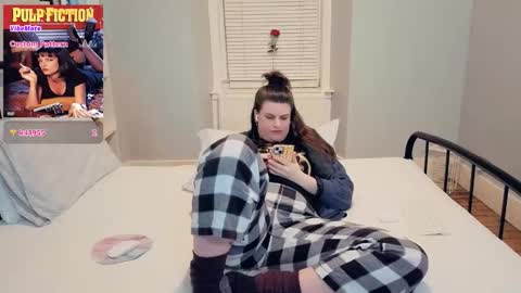 Mia  online show from 04/15/26, 08:42