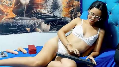 Mia online show from 01/07/26, 03:09