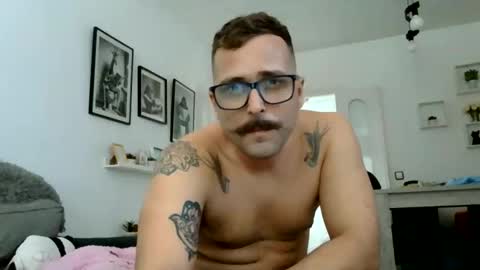 MILO MIAMI online show from 06/11/26, 02:26