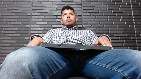 Michael Daviss online show from 01/08/25, 01:09