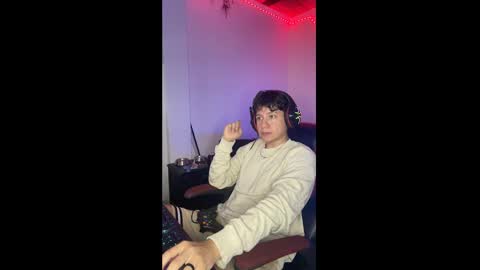 Snapshot of michael_kendall0 chatting on 01/24/25, 08:43 michael independent model online show from 01/24/25, 08:43