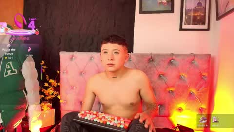 michael_lopez_1 online show from 12/19/25, 01:18