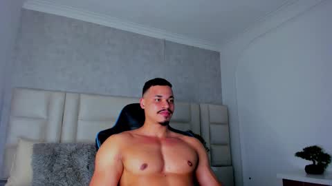 Michael online show from 11/01/25, 08:27