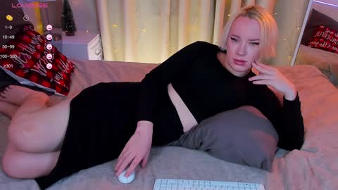 Snapshot of michael_swan chatting on 12/19/24, 10:02 Michel online show from 12/19/24, 10:02