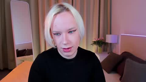 Snapshot of michael_swan chatting on 02/18/25, 06:26 Michel online show from 02/18/25, 06:26