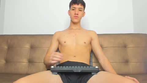 Snapshot of michael_twink18 chatting on 02/22/25, 03:34 Michael online show from 02/22/25, 03:34