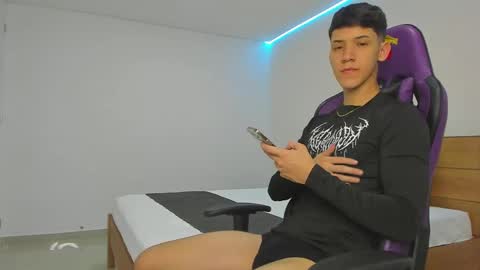 Snapshot of michael_twink18 chatting on 03/01/25, 02:59 Michael online show from 03/01/25, 02:59