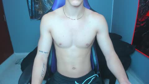 Snapshot of michael_twink18 chatting on 09/09/25, 05:40 Michael online show from 09/09/25, 05:40