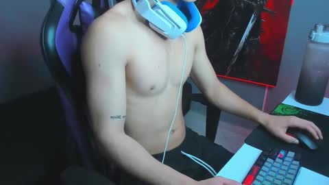 Snapshot of michael_twink18 chatting on 09/23/25, 05:10 Michael online show from 09/23/25, 05:10