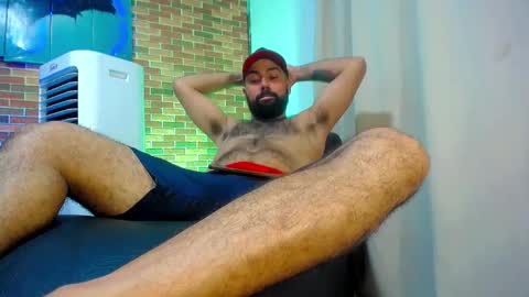 Snapshot of michael_twinkk chatting on 11/03/25, 12:35 MICHAEL online show from 11/03/25, 12:35