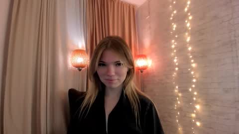 Snapshot of michaelafoxx chatting on 11/10/25, 11:53 MichaelaFoxx online show from 11/10/25, 11:53