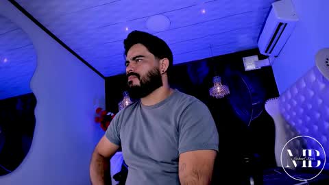 Snapshot of michaelbear_ chatting on 02/26/26, 01:43 Michael online show from 02/26/26, 01:43