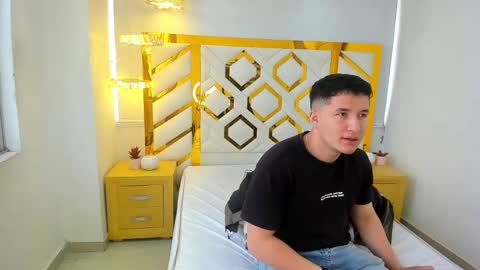 MichaelConnor  online show from 02/09/25, 01:03