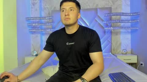 MichaelConnor  online show from 02/28/25, 03:26