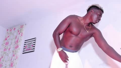 Snapshot of michaell_james chatting on 12/17/24, 12:34 Michaell online show from 12/17/24, 12:34