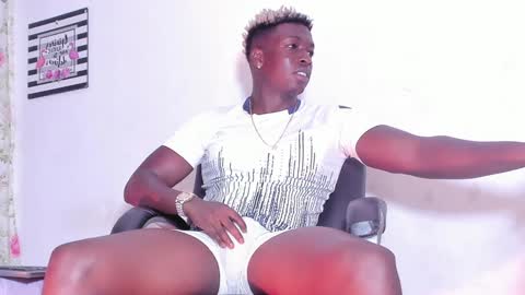 Snapshot of michaell_james chatting on 12/28/24, 01:39 Michaell online show from 12/28/24, 01:39