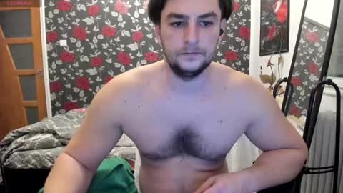 Snapshot of michaelragnar90 chatting on 01/07/25, 01:35 michaelragnar90 online show from 01/07/25, 01:35