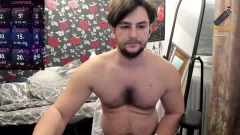 Snapshot of michaelragnar90 chatting on 01/15/25, 09:35 michaelragnar90 online show from 01/15/25, 09:35