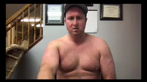 Snapshot of michaelt483 chatting on 12/18/24, 10:02 michaelt483 online show from 12/18/24, 10:02