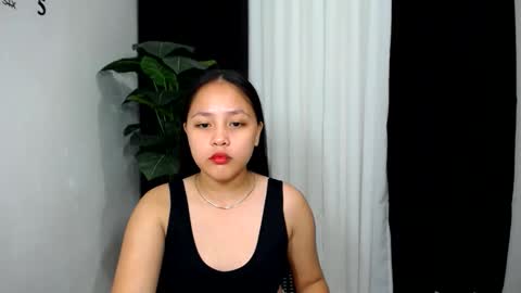 Snapshot of michafoxcum chatting on 12/11/24, 08:15 michafoxcum online show from 12/11/24, 08:15