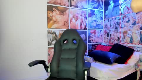 Snapshot of michel_lopez18 chatting on 02/02/25, 10:57 michel_lopez18 online show from 02/02/25, 10:57