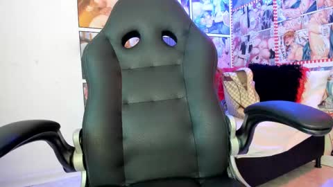 Snapshot of michel_lopez18 chatting on 03/05/25, 10:44 michel_lopez18 online show from 03/05/25, 10:44