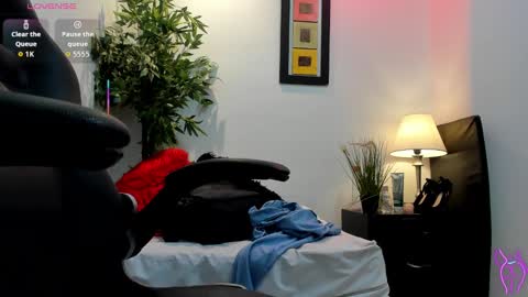 Snapshot of michel_lopez18 chatting on 09/13/25, 11:10 michel_lopez18 online show from 09/13/25, 11:10