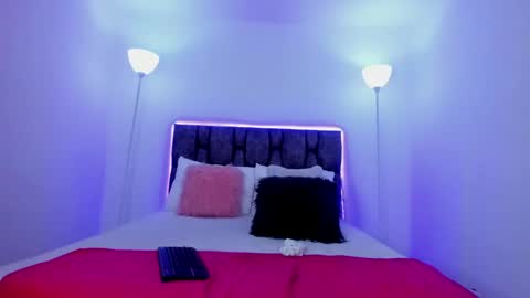 Snapshot of michel_morrinson chatting on 12/12/24, 12:44 Michelle online show from 12/12/24, 12:44