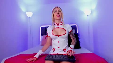 Snapshot of michel_morrinson chatting on 01/05/25, 01:04 Michelle online show from 01/05/25, 01:04