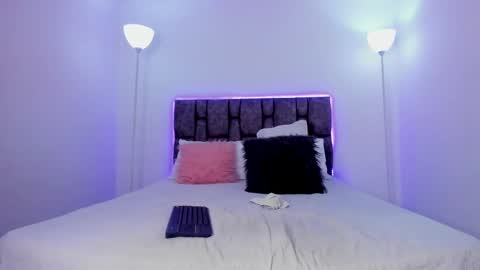 Snapshot of michel_morrinson chatting on 01/31/25, 04:17 Michelle online show from 01/31/25, 04:17